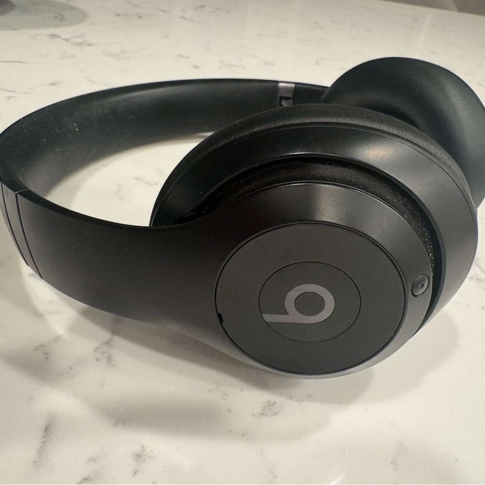 BEATS Studio Pro - Picture 2 of 6